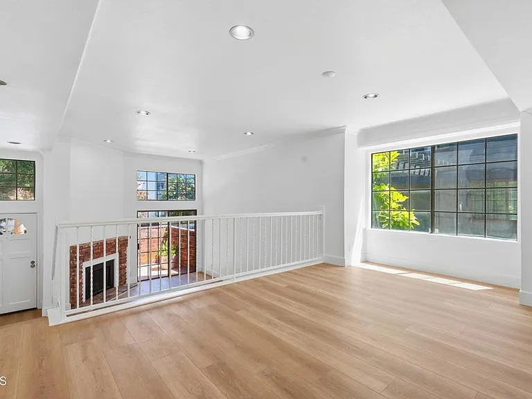 22028 Collins St #1 — Photo 10