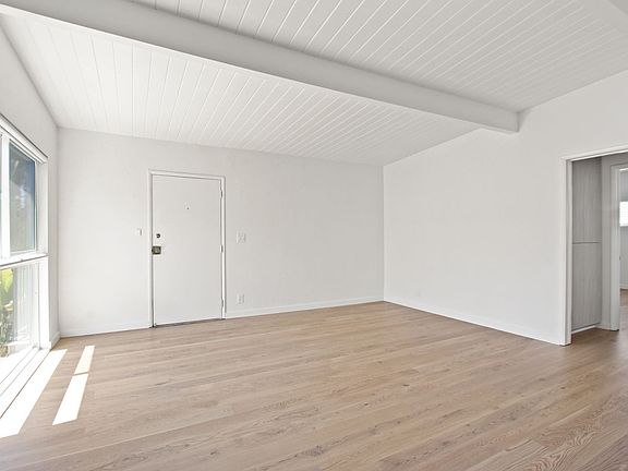 3rd image of 1433 Harvard St #8