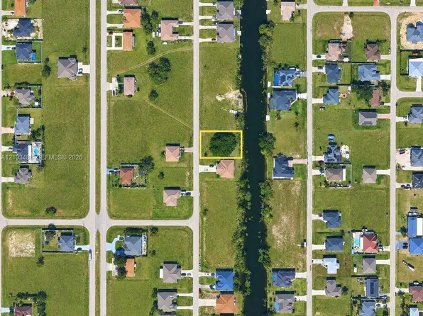 1403 NE 8th Pl, Cape Coral, FL 33909