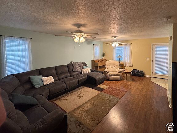 3rd image of 7598 N Park St