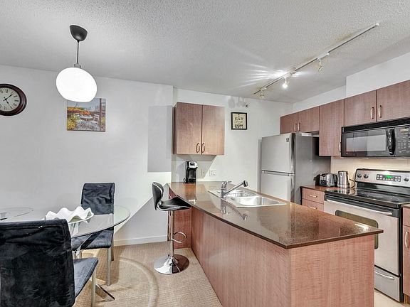 4th image of 610 Granville St #1506
