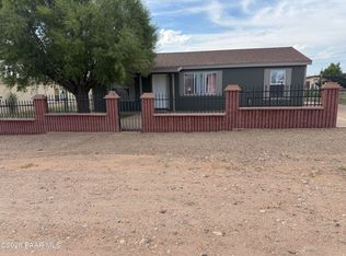 205 W Rio Trl, Paulden, AZ 86334
