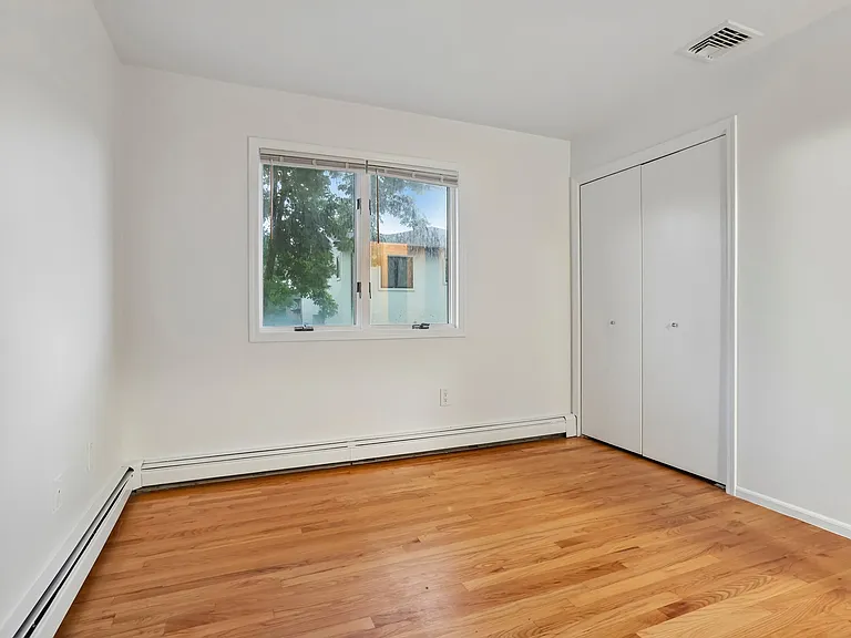 336 E Columbia Ave — Photo 16