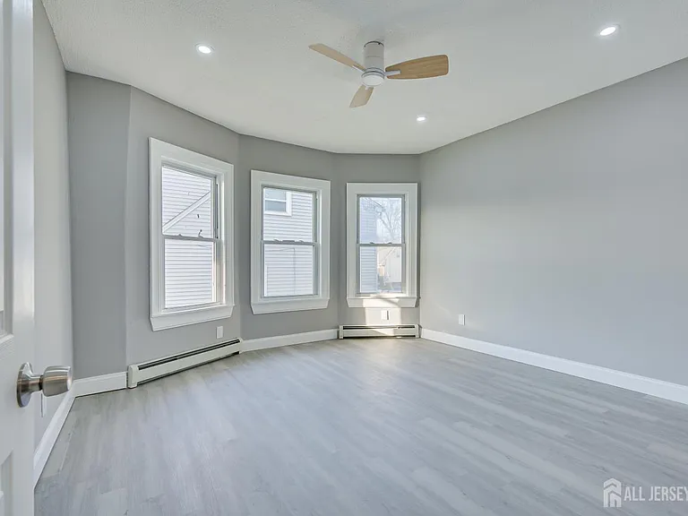 36 2nd Ave #A — Photo 20