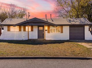 936 SW 4th Pl, Moore, OK 73160