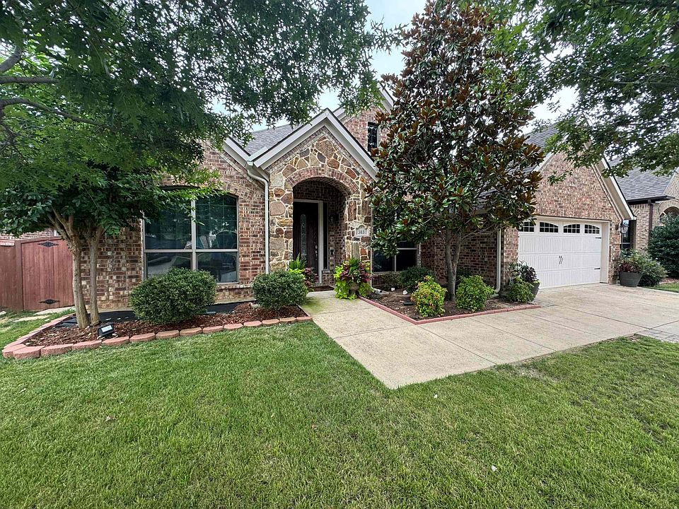 1st image of 303 Dorset Ct