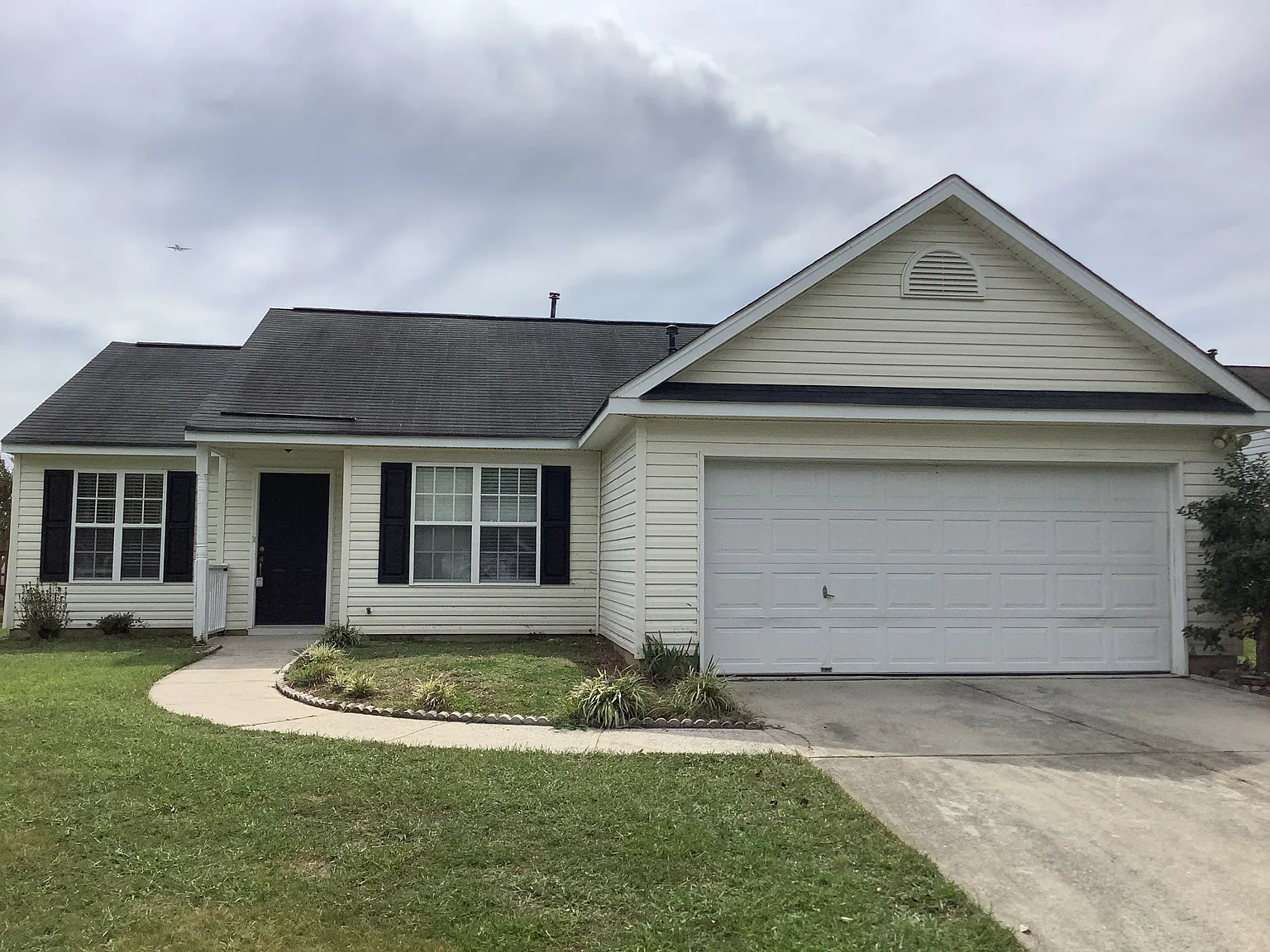 3 bed, 2.0 bath, 1202 sqft, $1,950 — Photo 1