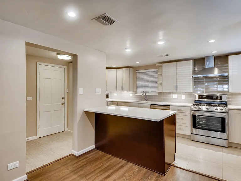 900 S Harrison St #1 — Photo 7