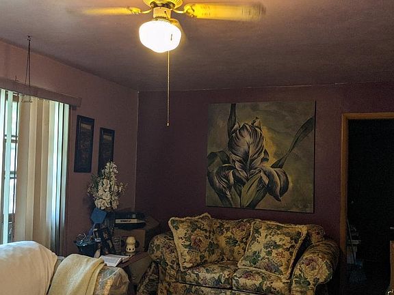 4th image of 2120 Shelley Dr