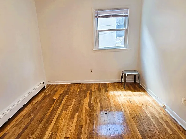 777 Montgomery St #1 — Photo 32