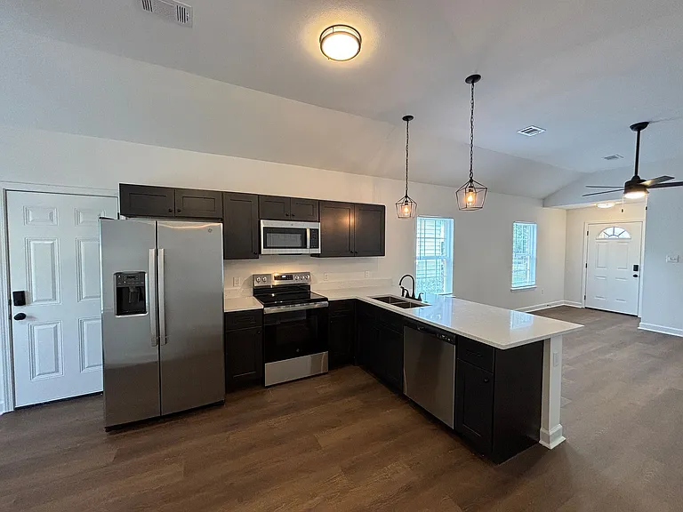 3005 Wolfe St — Photo 8
