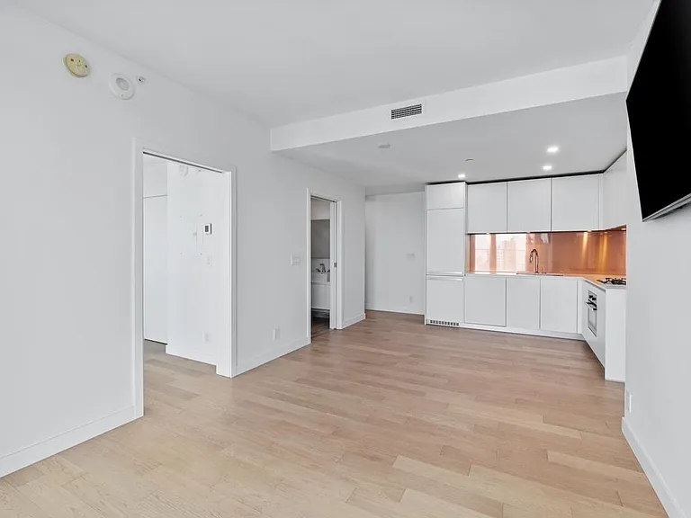 1480 Howe St #3105 — Photo 12
