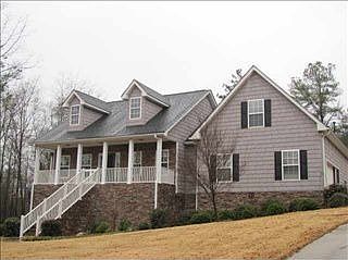 2nd image of 520 Lakeside Dr