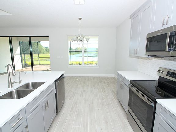 5th image of 289 Bella Cortina Dr