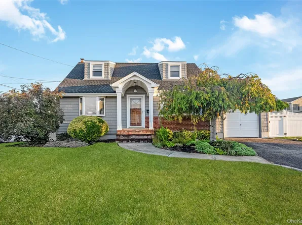 159 Washington Street, Farmingdale, NY 11735