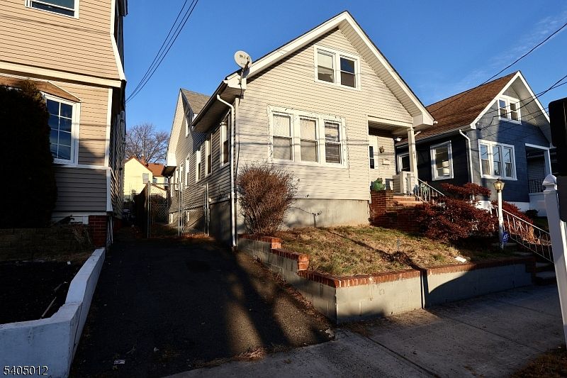 1st image of 46 Laventhal Ave