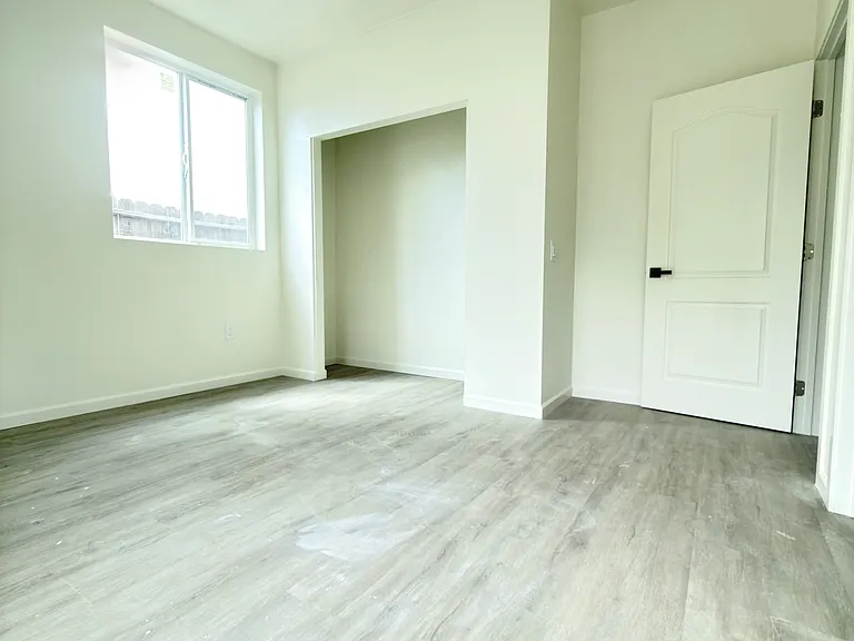 520 W Colden Ave #522-1/2 — Photo 3