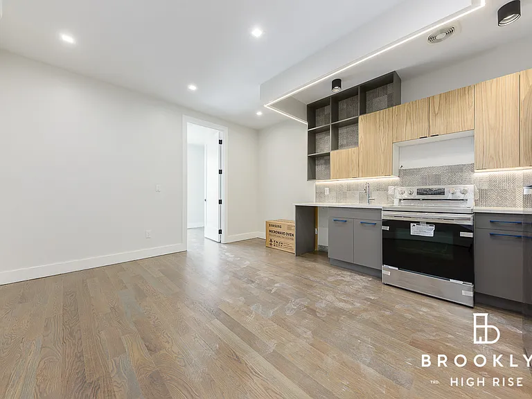 1692 Pacific St #3B — Photo 1