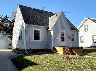 102 S Indiana Ave, Mason City, IA 50401