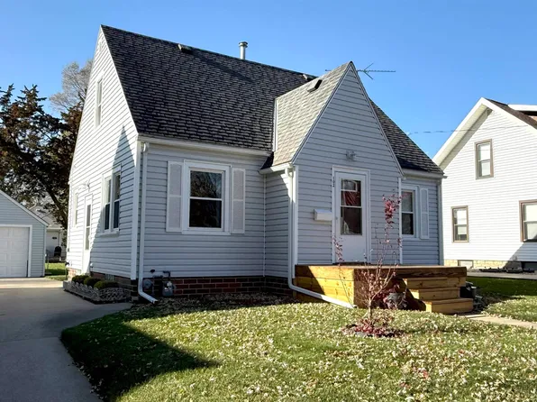 102 S Indiana Ave, Mason City, IA 50401
