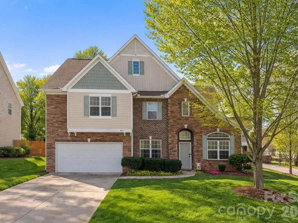 831 Irish Green Dr, Clover, SC 29710