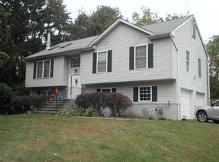 8 Highpoint Ter, Sussex, NJ 07461