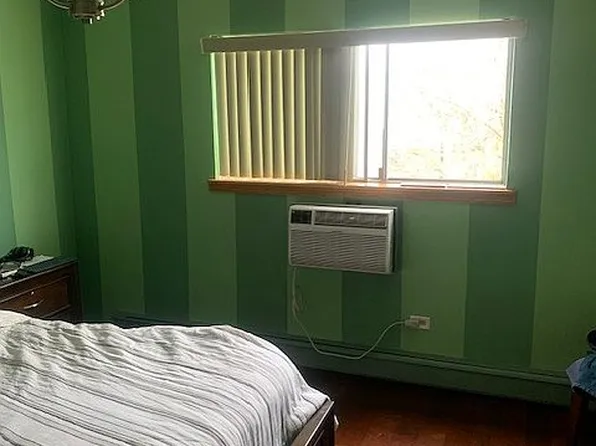 8936 N Parkside Ave #B-402, Des Plaines, IL 60016