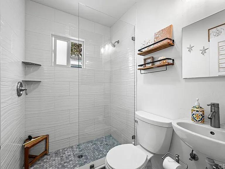 586 Del Mar Ave — Photo 27