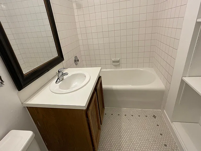 325 Summit Ave E #12 — Photo 21