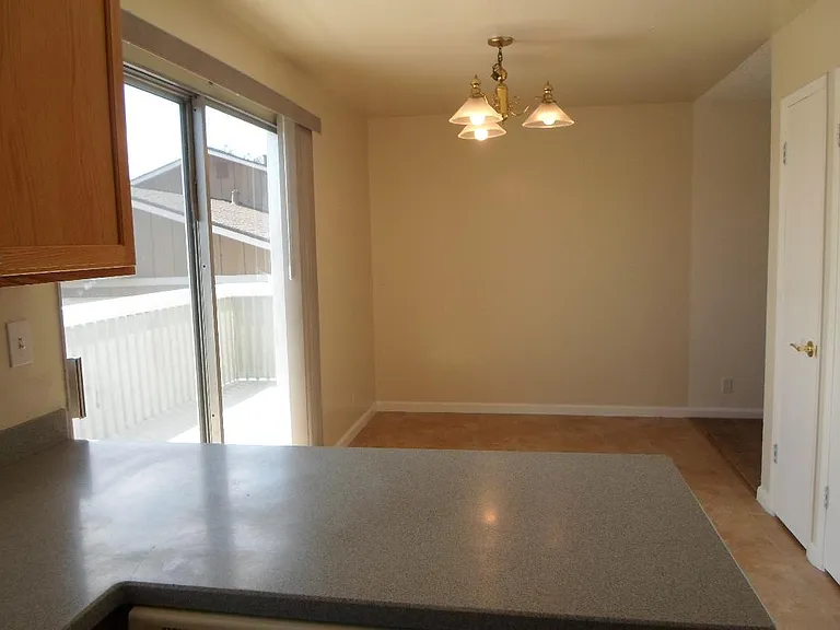 117 Sunset Cir #27 — Photo 7