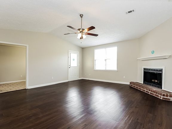 4th image of 188 Bradford Cir