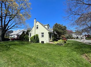 154 Leonard Cir #PENTHOUSE, New Hyde Park, NY 11040