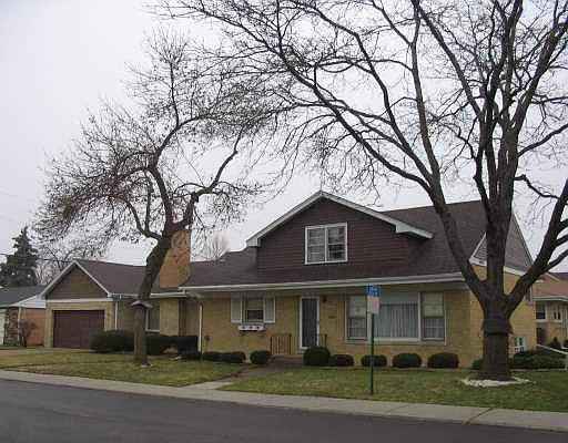 1st image of 6860 Oakton Ct
