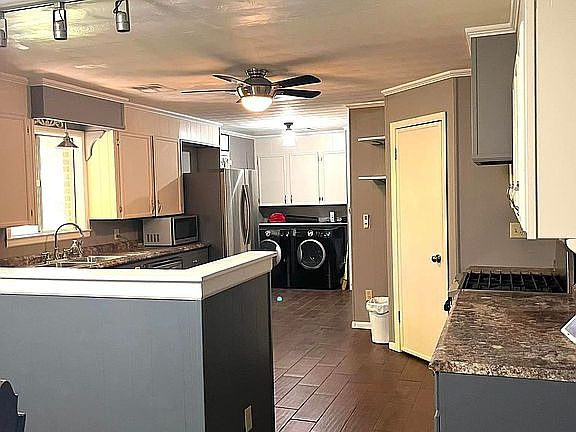 Kitchen/Laundry
