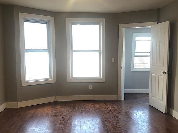 4th image of 35 Clendenny Ave APT 2