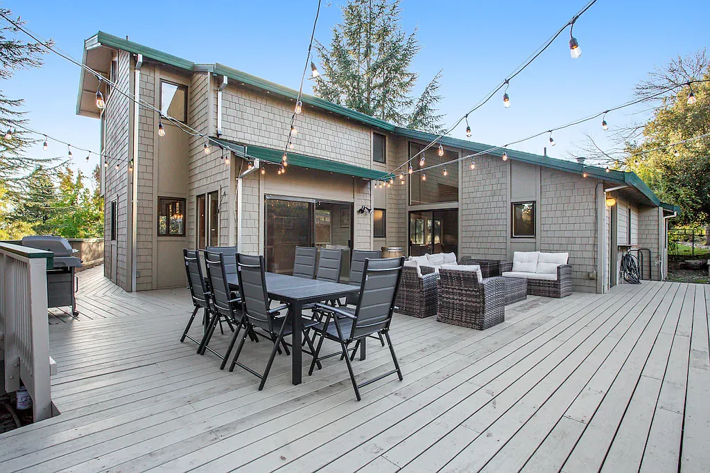 4 bed, 2.5 bath, 2102 sqft, $4,500 — Photo 3