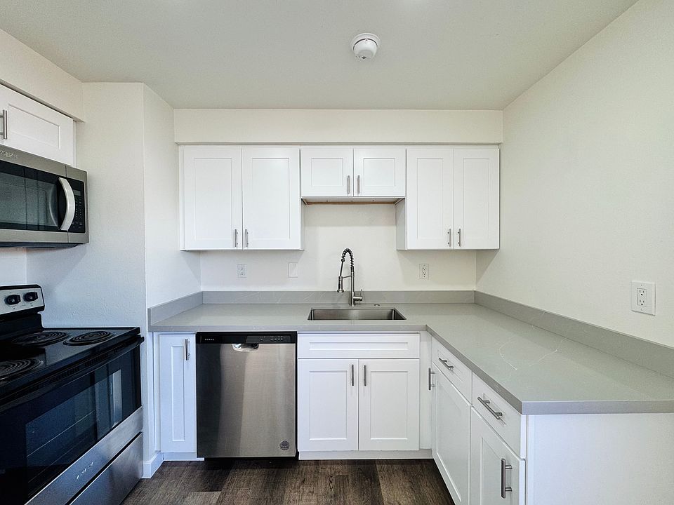 1st image of 4326 S Warner St #4326