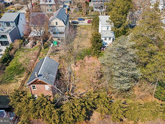 3rd image of 42 W Southampton Ave