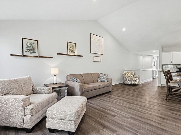 4th image of 1707 Thyme Dr