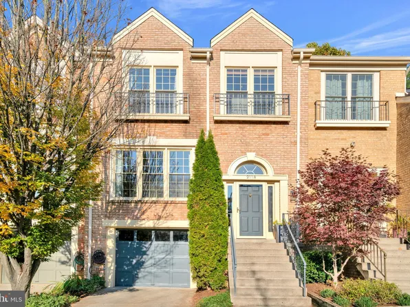 2118 Kings Garden Way, Falls Church, VA 22043