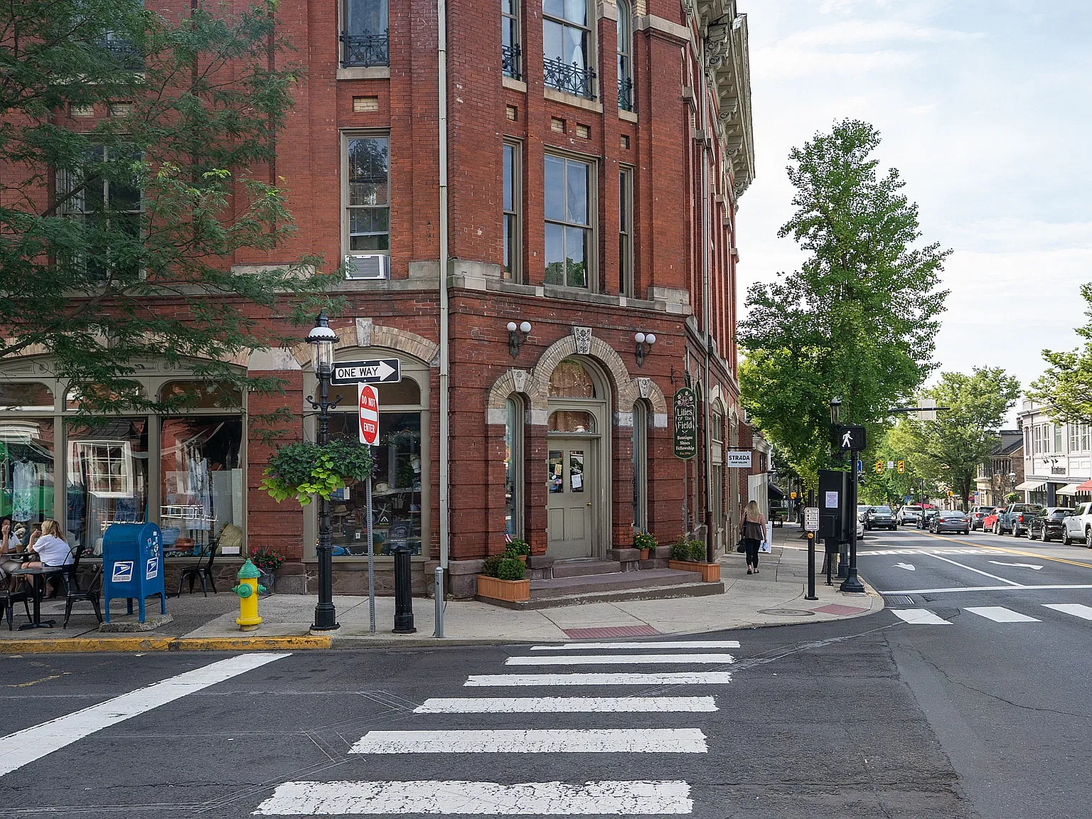Butler Square — Photo 1