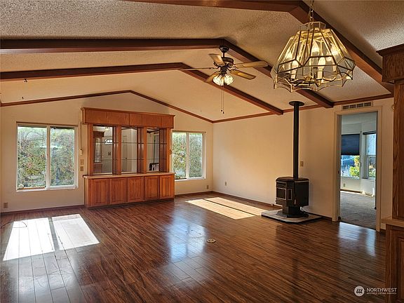 4th image of 3700 14th Avenue SE #163