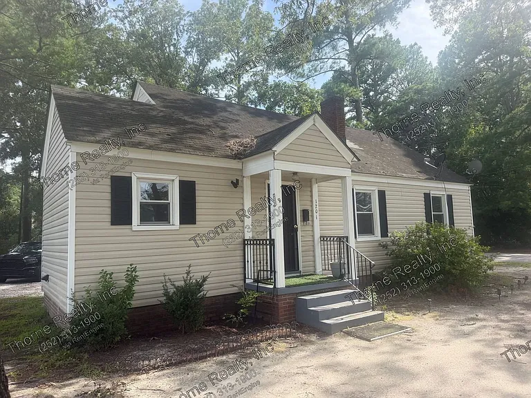 1201 Tarboro St — Photo 21