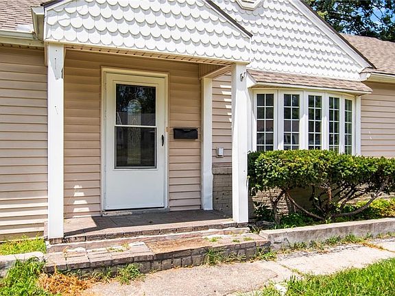 5th image of 2726 S Crysler Ave