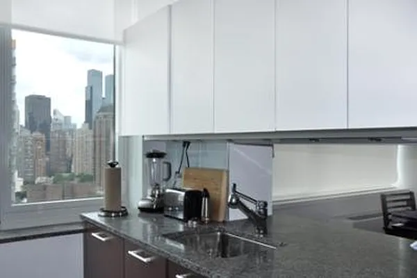 Rented by Corcoran | media 27