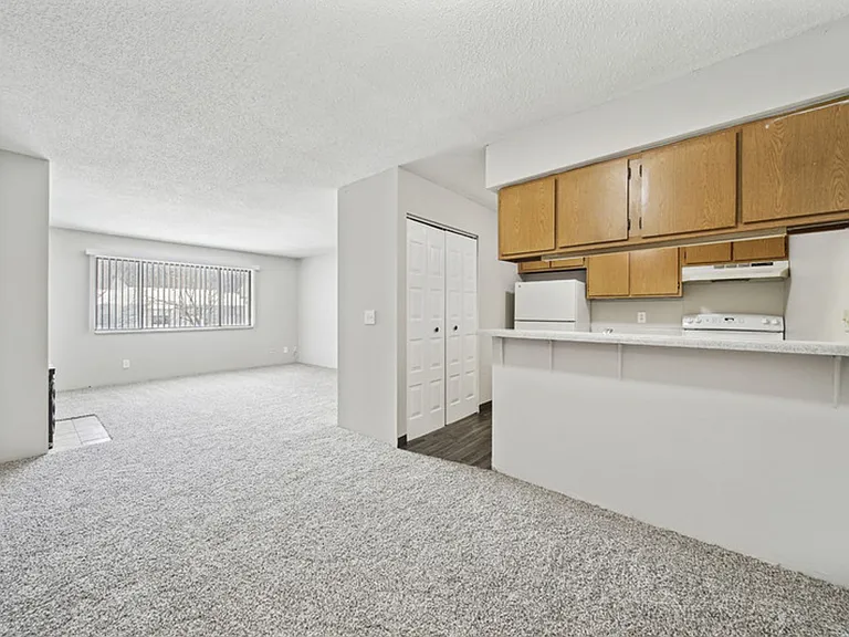 Fox Grove Apartments — Photo 19