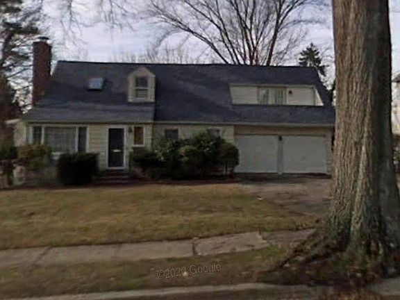 2nd image of 16 Barberry Ln