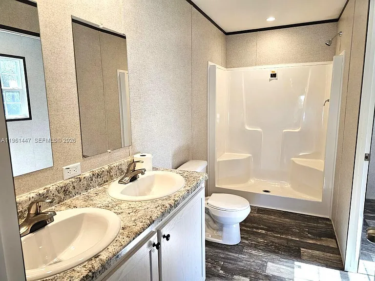 881 Woodland Blvd #0 — Photo 2