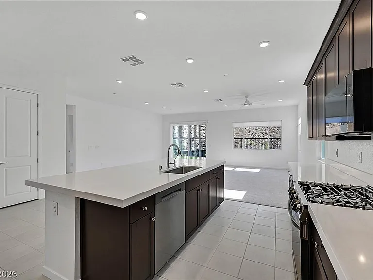 73 Atrani Bay Ct — Photo 8