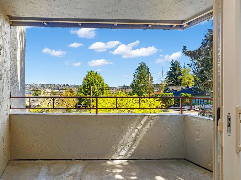 Lawton Park Villas- One month free- 2 Bed / 2 Bath Space to Live, Room to Breathe, All Yours. Mag... — Photo 36